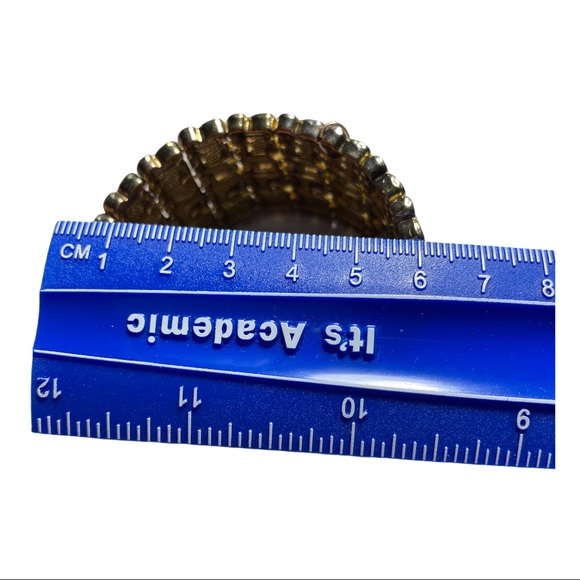 Stretchy gold tone bracelet - Picture 7 of 7